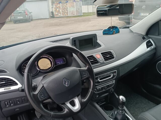 Синий Рено Меган, объемом двигателя 1.6 л и пробегом 217 тыс. км за 7200 $, фото 6 на Automoto.ua