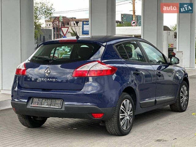 Синій Рено Меган, об'ємом двигуна 1.6 л та пробігом 226 тис. км за 6299 $, фото 7 на Automoto.ua