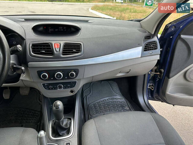 Синій Рено Меган, об'ємом двигуна 1.6 л та пробігом 226 тис. км за 6299 $, фото 26 на Automoto.ua