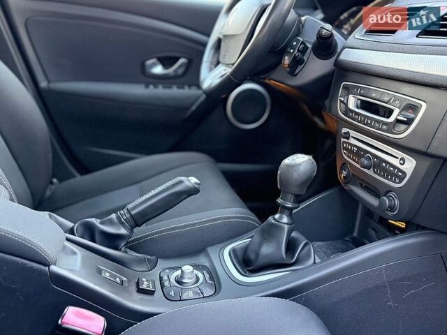 Синий Рено Меган, объемом двигателя 1.6 л и пробегом 241 тыс. км за 6400 $, фото 34 на Automoto.ua