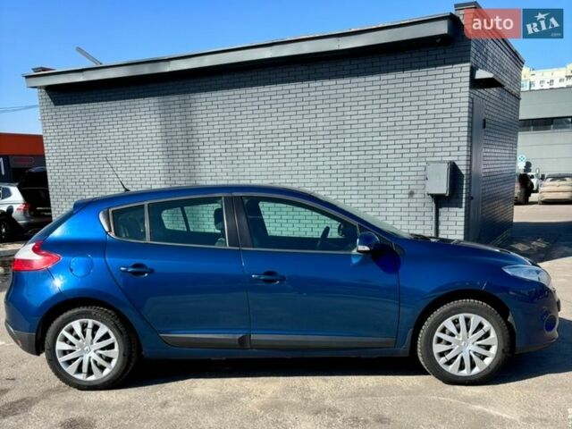 Синий Рено Меган, объемом двигателя 1.6 л и пробегом 140 тыс. км за 7200 $, фото 2 на Automoto.ua