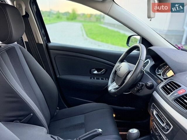 Синий Рено Меган, объемом двигателя 1.6 л и пробегом 241 тыс. км за 6400 $, фото 32 на Automoto.ua