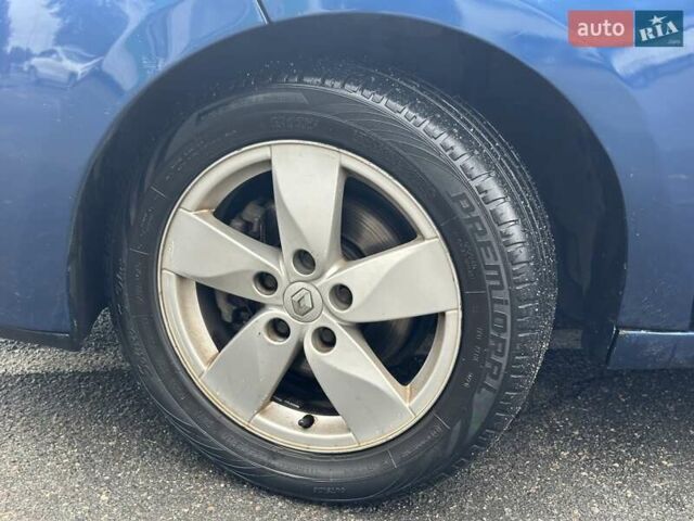 Синий Рено Меган, объемом двигателя 1.6 л и пробегом 298 тыс. км за 6990 $, фото 12 на Automoto.ua