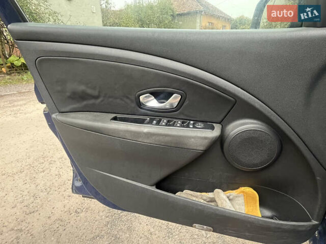 Синій Рено Меган, об'ємом двигуна 1.46 л та пробігом 260 тис. км за 5100 $, фото 11 на Automoto.ua
