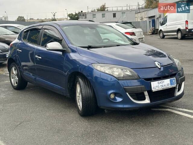Синий Рено Меган, объемом двигателя 1.6 л и пробегом 298 тыс. км за 6990 $, фото 3 на Automoto.ua
