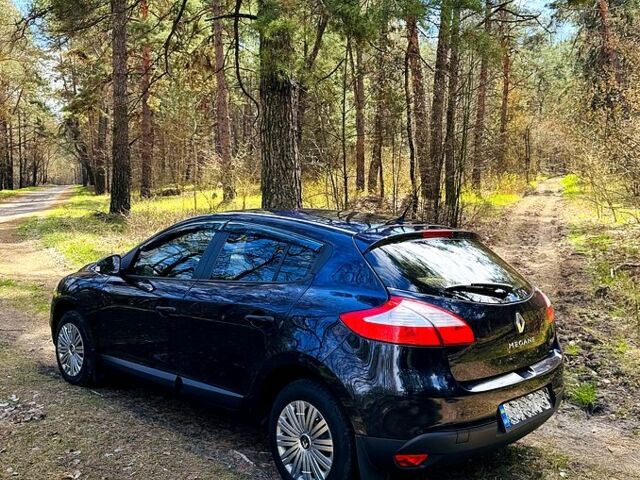 Синий Рено Меган, объемом двигателя 1.6 л и пробегом 181 тыс. км за 6700 $, фото 3 на Automoto.ua