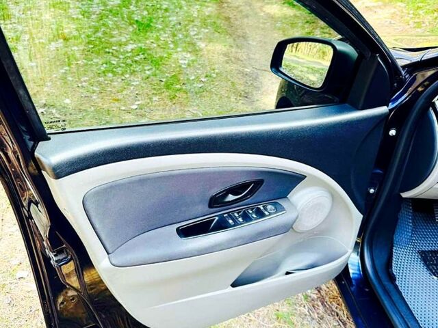 Синий Рено Меган, объемом двигателя 1.6 л и пробегом 181 тыс. км за 6700 $, фото 6 на Automoto.ua