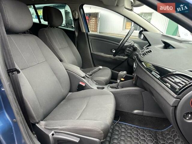 Синий Рено Меган, объемом двигателя 1.6 л и пробегом 298 тыс. км за 6990 $, фото 26 на Automoto.ua