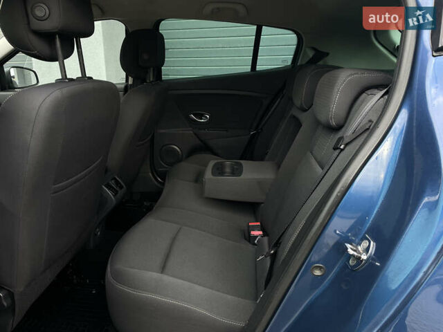 Синий Рено Меган, объемом двигателя 1.6 л и пробегом 196 тыс. км за 7300 $, фото 27 на Automoto.ua