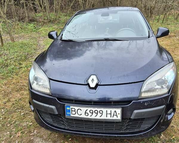 Синий Рено Меган, объемом двигателя 2 л и пробегом 231 тыс. км за 5800 $, фото 3 на Automoto.ua