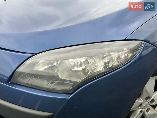 Синий Рено Меган, объемом двигателя 1.6 л и пробегом 298 тыс. км за 6990 $, фото 11 на Automoto.ua
