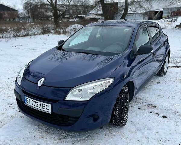 Синій Рено Меган, об'ємом двигуна 1.6 л та пробігом 214 тис. км за 6800 $, фото 2 на Automoto.ua