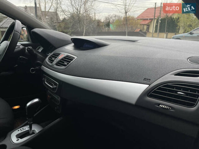 Синий Рено Меган, объемом двигателя 1.6 л и пробегом 196 тыс. км за 7300 $, фото 33 на Automoto.ua