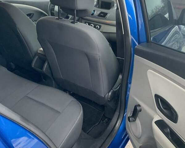 Синій Рено Меган, об'ємом двигуна 1.6 л та пробігом 222 тис. км за 6999 $, фото 23 на Automoto.ua