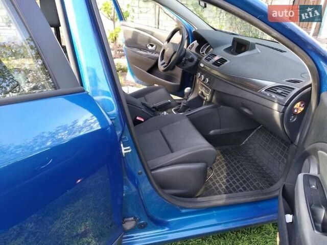 Синий Рено Меган, объемом двигателя 1.5 л и пробегом 204 тыс. км за 6300 $, фото 11 на Automoto.ua