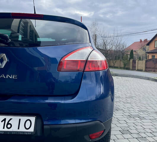 Синий Рено Меган, объемом двигателя 1.6 л и пробегом 196 тыс. км за 7300 $, фото 11 на Automoto.ua