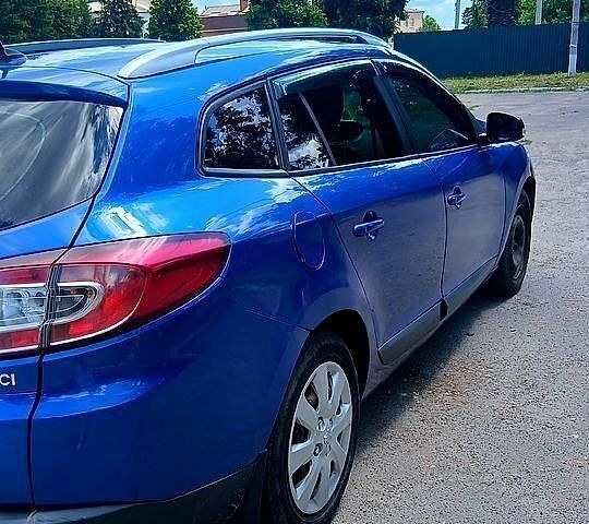 Синий Рено Меган, объемом двигателя 1.5 л и пробегом 210 тыс. км за 6700 $, фото 1 на Automoto.ua