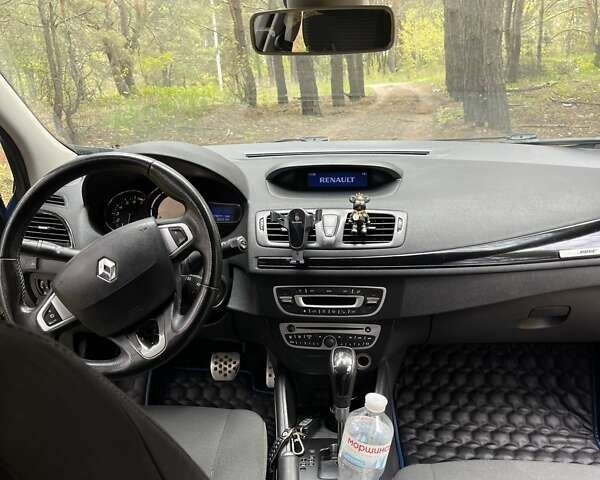 Синий Рено Меган, объемом двигателя 1.6 л и пробегом 298 тыс. км за 6000 $, фото 6 на Automoto.ua