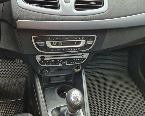 Синий Рено Меган, объемом двигателя 2 л и пробегом 231 тыс. км за 5800 $, фото 55 на Automoto.ua