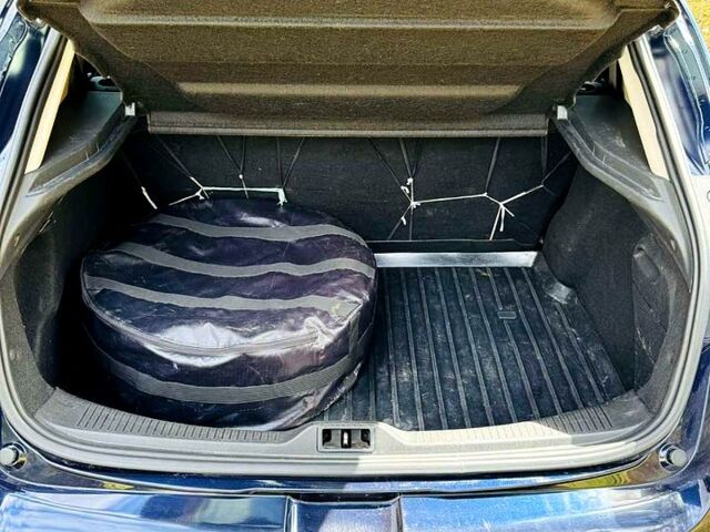 Синий Рено Меган, объемом двигателя 1.6 л и пробегом 181 тыс. км за 6700 $, фото 5 на Automoto.ua