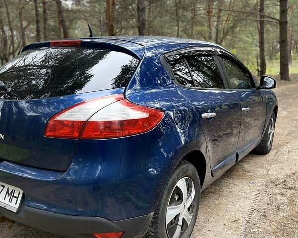 Синий Рено Меган, объемом двигателя 1.6 л и пробегом 298 тыс. км за 6000 $, фото 11 на Automoto.ua