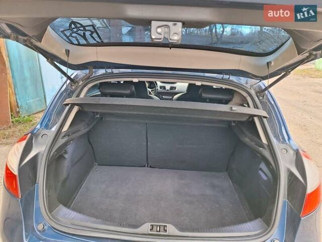 Синий Рено Меган, объемом двигателя 1.6 л и пробегом 248 тыс. км за 6500 $, фото 8 на Automoto.ua