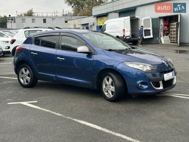 Синий Рено Меган, объемом двигателя 1.6 л и пробегом 298 тыс. км за 6990 $, фото 4 на Automoto.ua