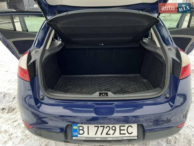 Синій Рено Меган, об'ємом двигуна 1.6 л та пробігом 214 тис. км за 6800 $, фото 17 на Automoto.ua