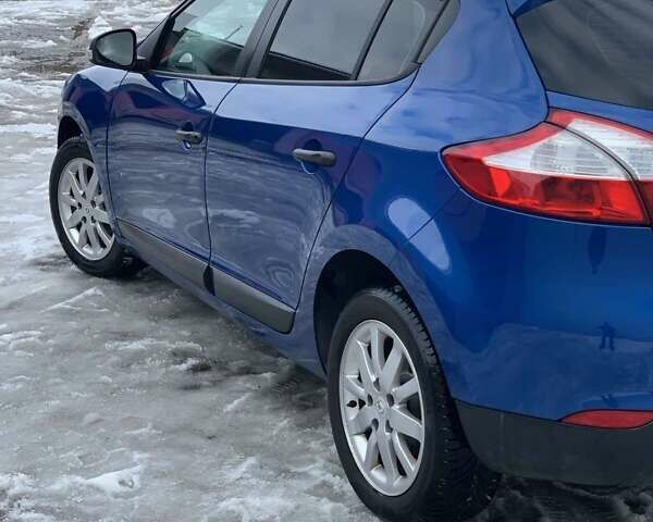 Синій Рено Меган, об'ємом двигуна 1.6 л та пробігом 222 тис. км за 6999 $, фото 3 на Automoto.ua