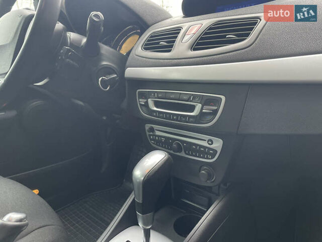 Синий Рено Меган, объемом двигателя 1.6 л и пробегом 196 тыс. км за 7300 $, фото 34 на Automoto.ua