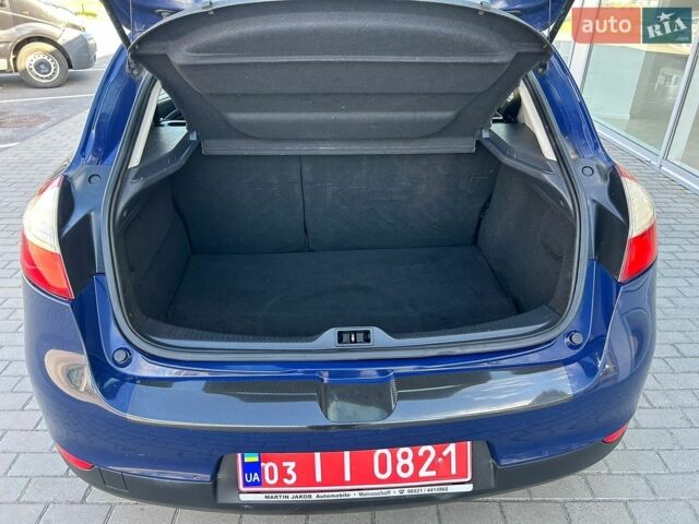 Синий Рено Меган, объемом двигателя 1.6 л и пробегом 232 тыс. км за 7200 $, фото 34 на Automoto.ua