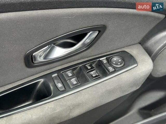 Синий Рено Меган, объемом двигателя 1.6 л и пробегом 298 тыс. км за 6990 $, фото 17 на Automoto.ua