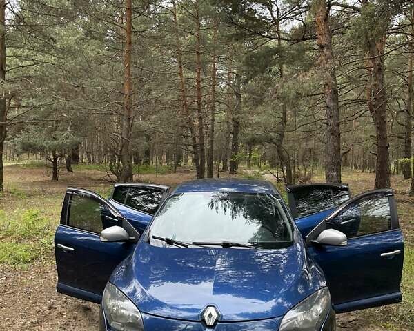 Синий Рено Меган, объемом двигателя 1.6 л и пробегом 298 тыс. км за 6000 $, фото 15 на Automoto.ua