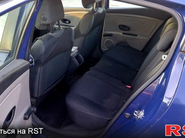 Синій Рено Меган, об'ємом двигуна 1.6 л та пробігом 248 тис. км за 6450 $, фото 7 на Automoto.ua