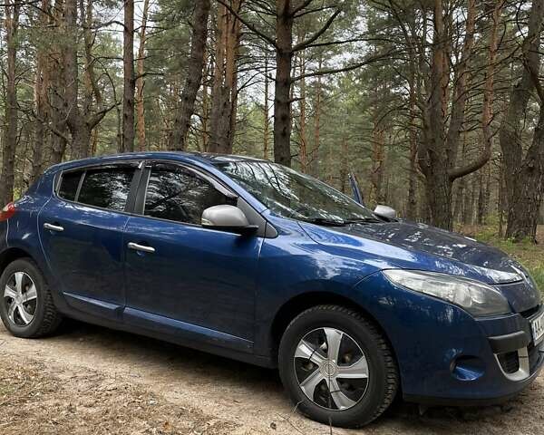 Синий Рено Меган, объемом двигателя 1.6 л и пробегом 298 тыс. км за 6000 $, фото 3 на Automoto.ua