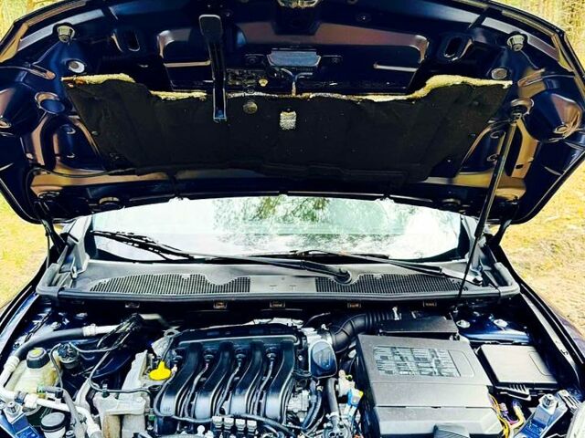 Синий Рено Меган, объемом двигателя 1.6 л и пробегом 181 тыс. км за 6700 $, фото 4 на Automoto.ua