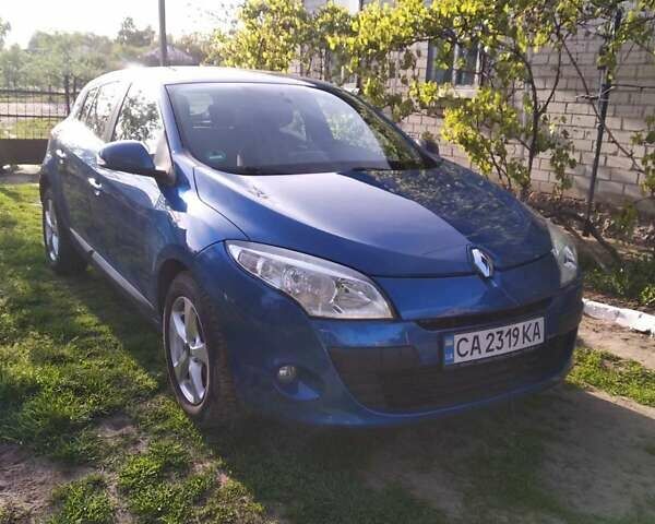Синий Рено Меган, объемом двигателя 1.5 л и пробегом 204 тыс. км за 6300 $, фото 2 на Automoto.ua