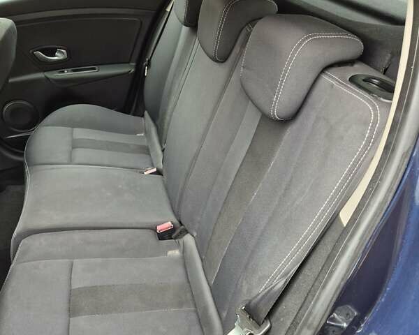 Синий Рено Меган, объемом двигателя 2 л и пробегом 231 тыс. км за 5800 $, фото 49 на Automoto.ua