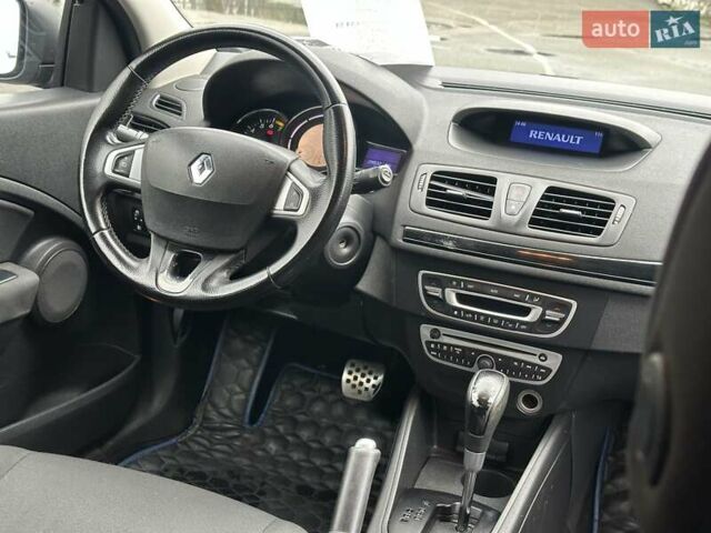Синий Рено Меган, объемом двигателя 1.6 л и пробегом 298 тыс. км за 6990 $, фото 28 на Automoto.ua