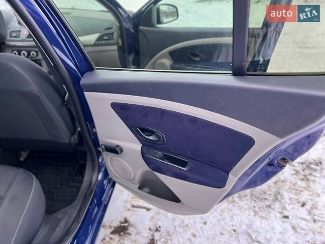 Синій Рено Меган, об'ємом двигуна 1.6 л та пробігом 214 тис. км за 6800 $, фото 16 на Automoto.ua