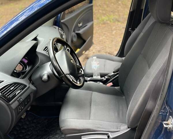 Синий Рено Меган, объемом двигателя 1.6 л и пробегом 298 тыс. км за 6000 $, фото 10 на Automoto.ua