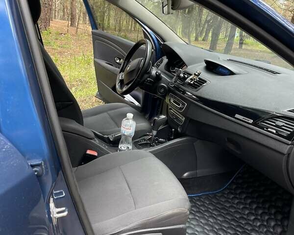 Синий Рено Меган, объемом двигателя 1.6 л и пробегом 298 тыс. км за 6000 $, фото 5 на Automoto.ua