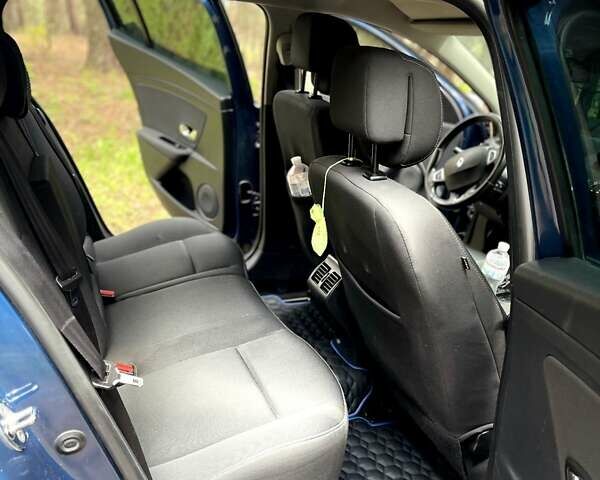 Синий Рено Меган, объемом двигателя 1.6 л и пробегом 297 тыс. км за 6500 $, фото 11 на Automoto.ua