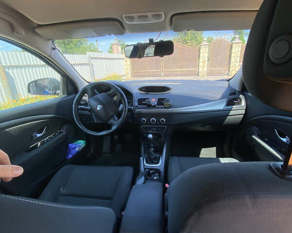 Синий Рено Меган, объемом двигателя 1.5 л и пробегом 255 тыс. км за 5999 $, фото 9 на Automoto.ua