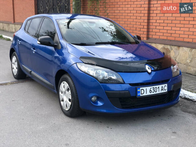 Рено Меган 2012 в Львове на Automoto.ua Синий Рено Меган, объемом двигателя 1.5 л и пробегом 300 тыс. км за 5250 $, фото 4 на Automoto.ua