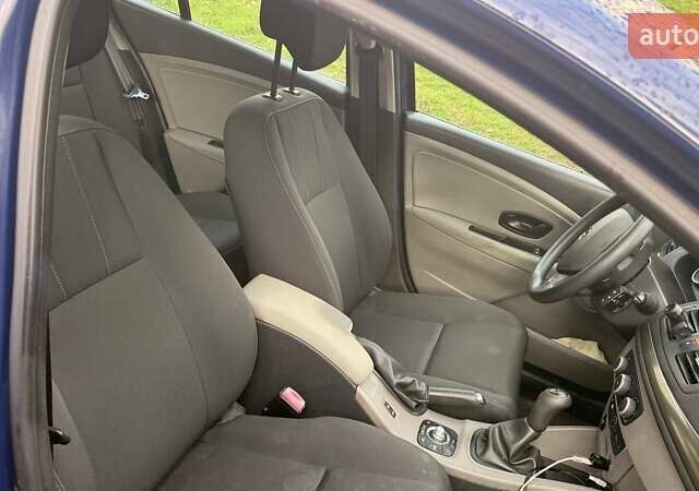 Синий Рено Меган, объемом двигателя 1.6 л и пробегом 197 тыс. км за 5900 $, фото 8 на Automoto.ua