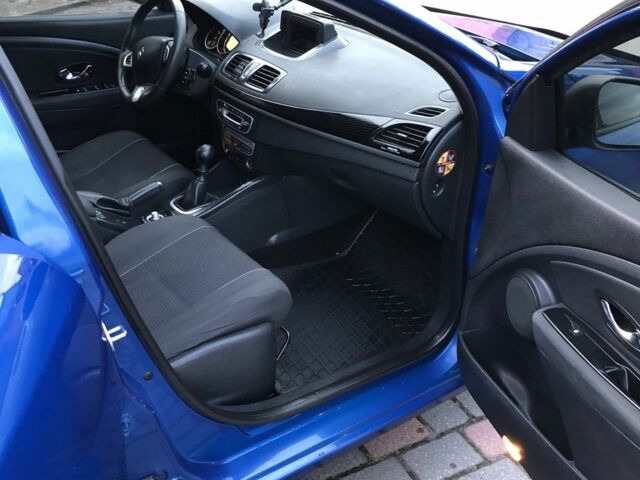 Синій Рено Меган, об'ємом двигуна 1.5 л та пробігом 300 тис. км за 5300 $, фото 12 на Automoto.ua