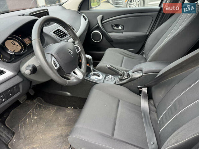 Рено Меган 2012 в Ровно на Automoto.ua Синий Рено Меган, объемом двигателя 1.5 л и пробегом 236 тыс. км за 5493 $, фото 7 на Automoto.ua