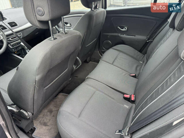 Рено Меган 2012 в Ровно на Automoto.ua Синий Рено Меган, объемом двигателя 1.5 л и пробегом 236 тыс. км за 5493 $, фото 8 на Automoto.ua