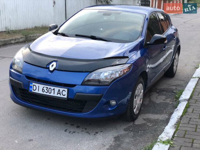 Рено Меган 2012 в Львове на Automoto.ua Синий Рено Меган, объемом двигателя 1.5 л и пробегом 300 тыс. км за 5250 $, фото 1 на Automoto.ua